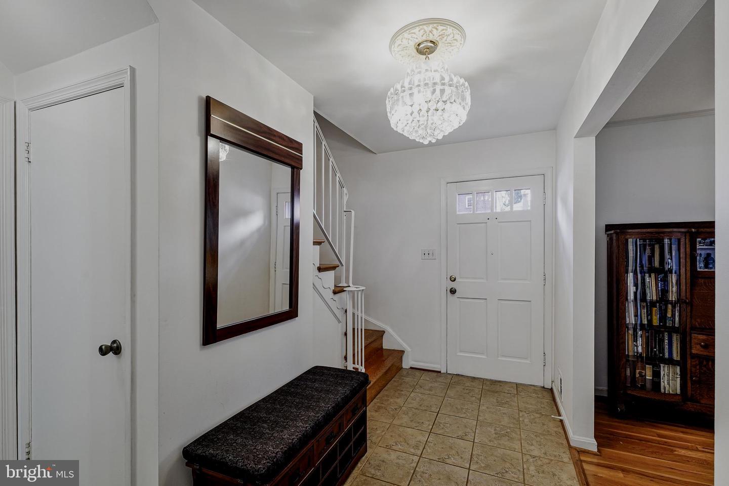 1811 SAINT ROMAN DR, VIENNA, Virginia 22182, 6 Bedrooms Bedrooms, ,3 BathroomsBathrooms,Residential,For sale,1811 SAINT ROMAN DR,VAFX2264176 MLS # VAFX2264176