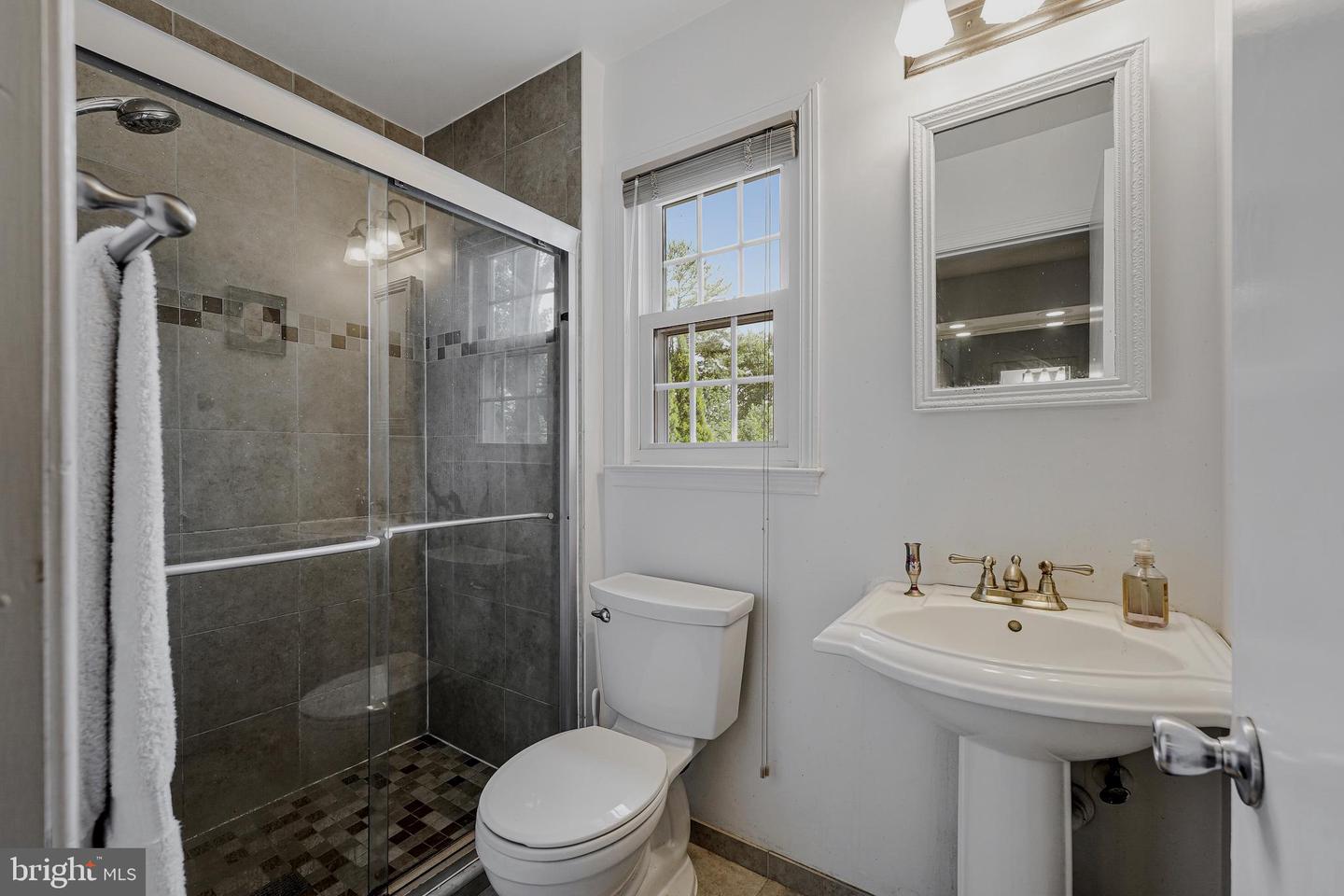 1811 SAINT ROMAN DR, VIENNA, Virginia 22182, 6 Bedrooms Bedrooms, ,3 BathroomsBathrooms,Residential,For sale,1811 SAINT ROMAN DR,VAFX2264176 MLS # VAFX2264176