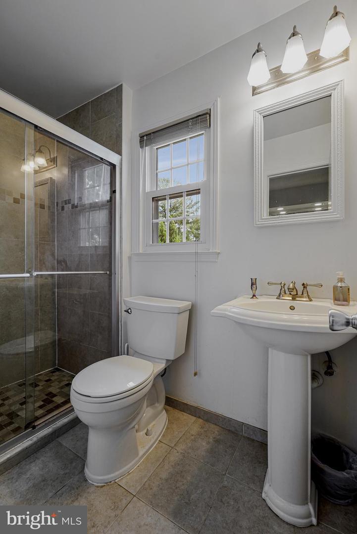 1811 SAINT ROMAN DR, VIENNA, Virginia 22182, 6 Bedrooms Bedrooms, ,3 BathroomsBathrooms,Residential,For sale,1811 SAINT ROMAN DR,VAFX2264176 MLS # VAFX2264176