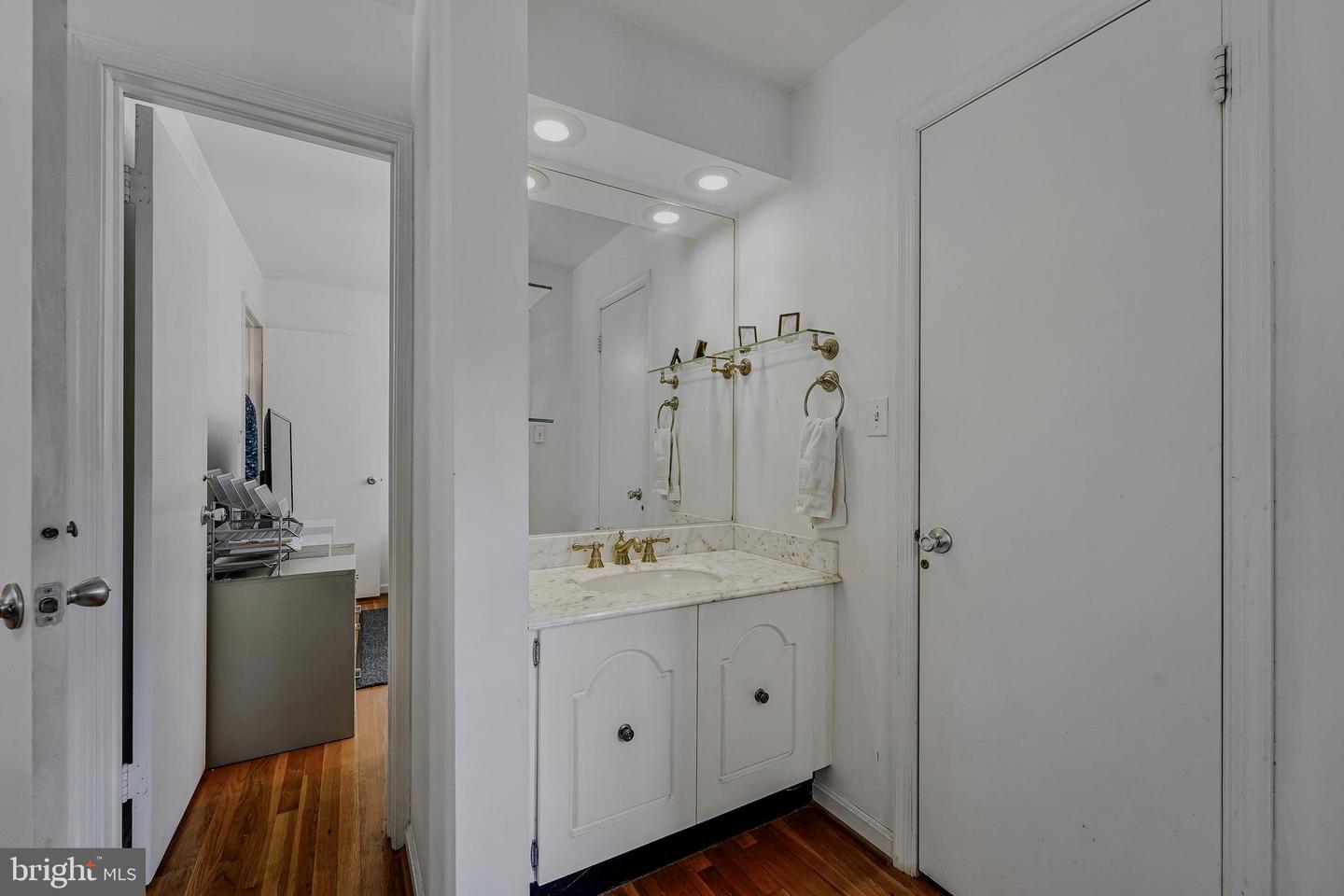 1811 SAINT ROMAN DR, VIENNA, Virginia 22182, 6 Bedrooms Bedrooms, ,3 BathroomsBathrooms,Residential,For sale,1811 SAINT ROMAN DR,VAFX2264176 MLS # VAFX2264176
