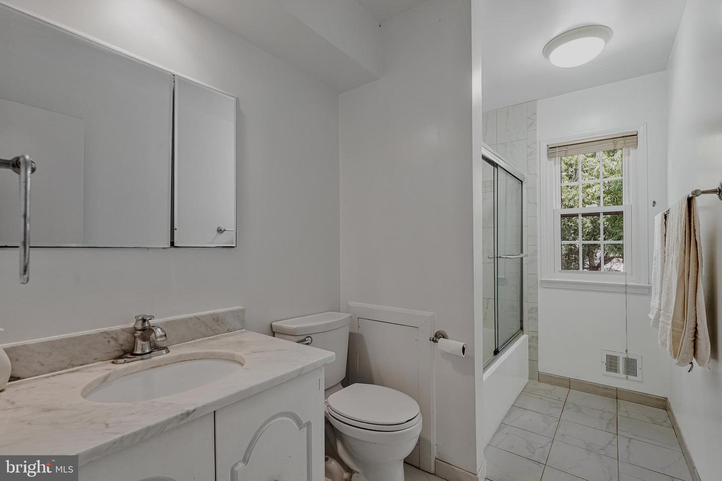 1811 SAINT ROMAN DR, VIENNA, Virginia 22182, 6 Bedrooms Bedrooms, ,3 BathroomsBathrooms,Residential,For sale,1811 SAINT ROMAN DR,VAFX2264176 MLS # VAFX2264176