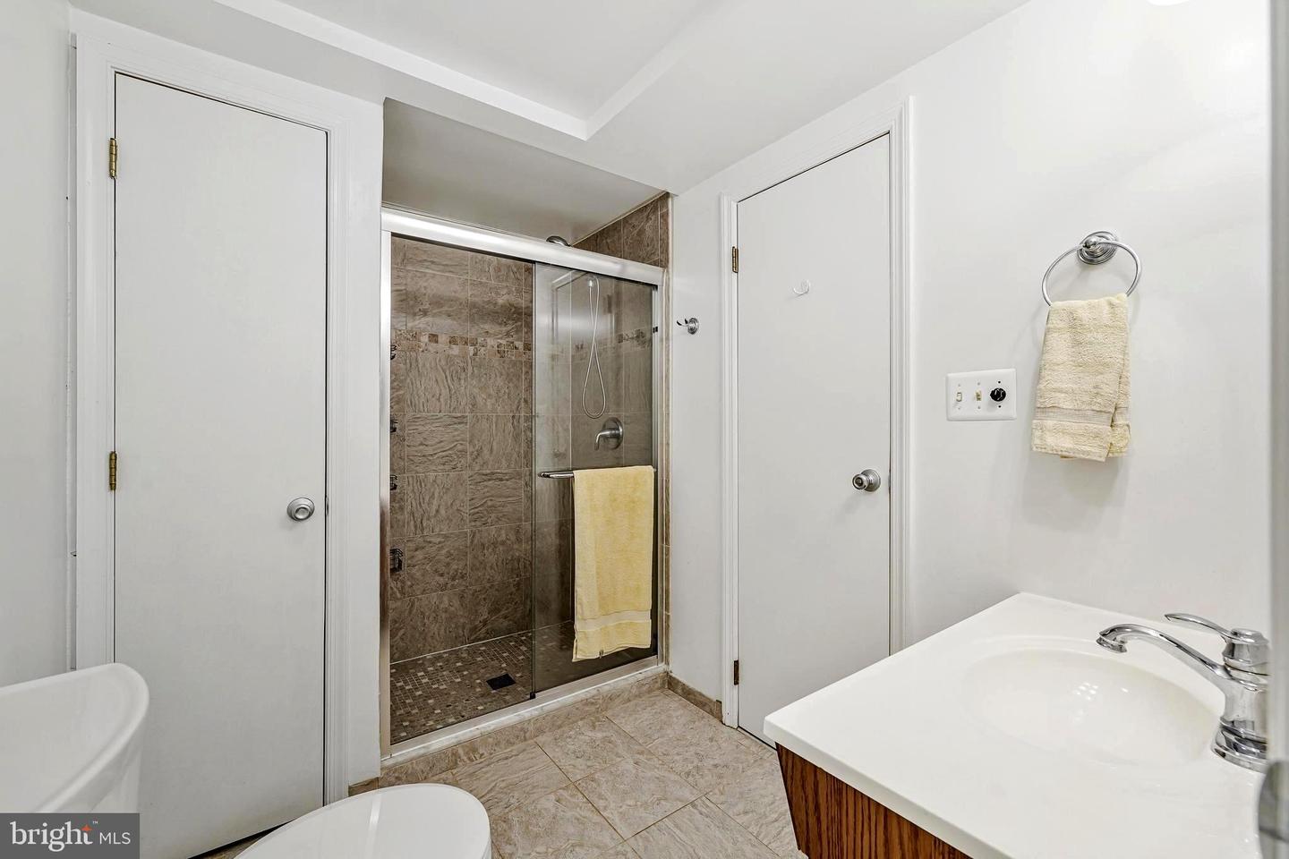 1811 SAINT ROMAN DR, VIENNA, Virginia 22182, 6 Bedrooms Bedrooms, ,3 BathroomsBathrooms,Residential,For sale,1811 SAINT ROMAN DR,VAFX2264176 MLS # VAFX2264176