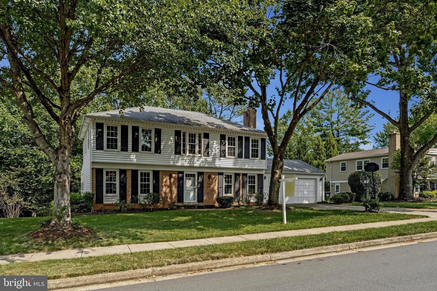 1811 SAINT ROMAN DR, VIENNA, Virginia 22182, 6 Bedrooms Bedrooms, ,3 BathroomsBathrooms,Residential,For sale,1811 SAINT ROMAN DR,VAFX2264176 MLS # VAFX2264176