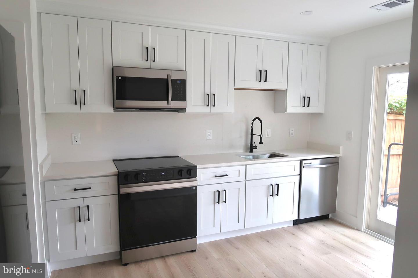 14004-D GRUMBLE JONES CT, CENTREVILLE, Virginia 20121, 3 Bedrooms Bedrooms, ,2 BathroomsBathrooms,Residential,For sale,14004-D GRUMBLE JONES CT,VAFX2264396 MLS # VAFX2264396