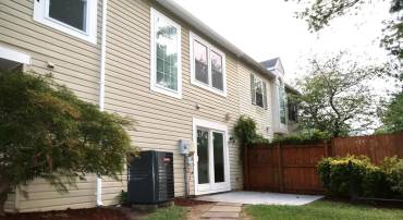 14004-D GRUMBLE JONES CT, CENTREVILLE, Virginia 20121, 3 Bedrooms Bedrooms, ,2 BathroomsBathrooms,Residential,For sale,14004-D GRUMBLE JONES CT,VAFX2264396 MLS # VAFX2264396
