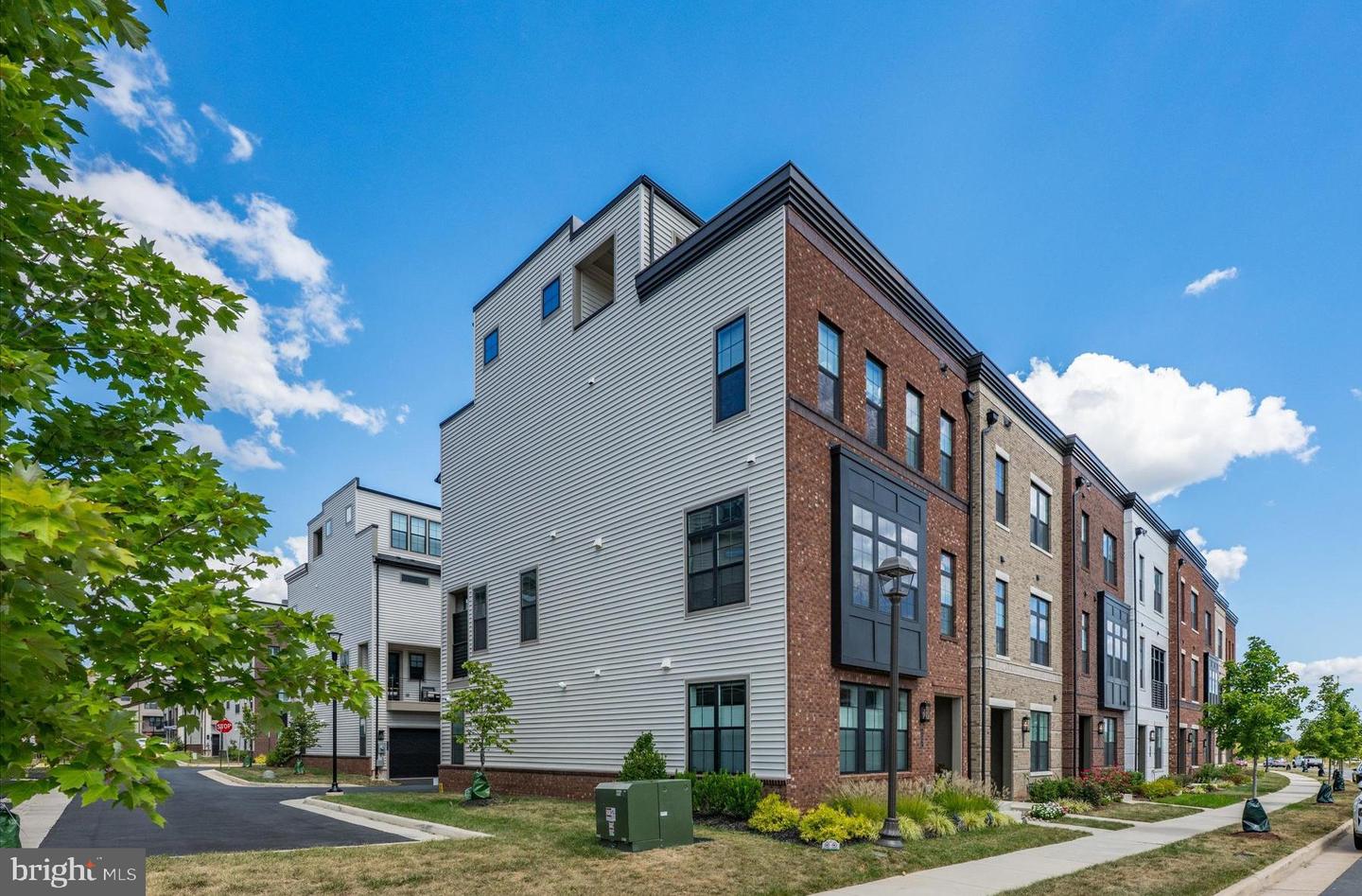 43464 GRANDMOORE ST, ASHBURN, Virginia 20148, 4 Bedrooms Bedrooms, 15 Rooms Rooms,3 BathroomsBathrooms,Residential,For sale,43464 GRANDMOORE ST,VALO2105926 MLS # VALO2105926