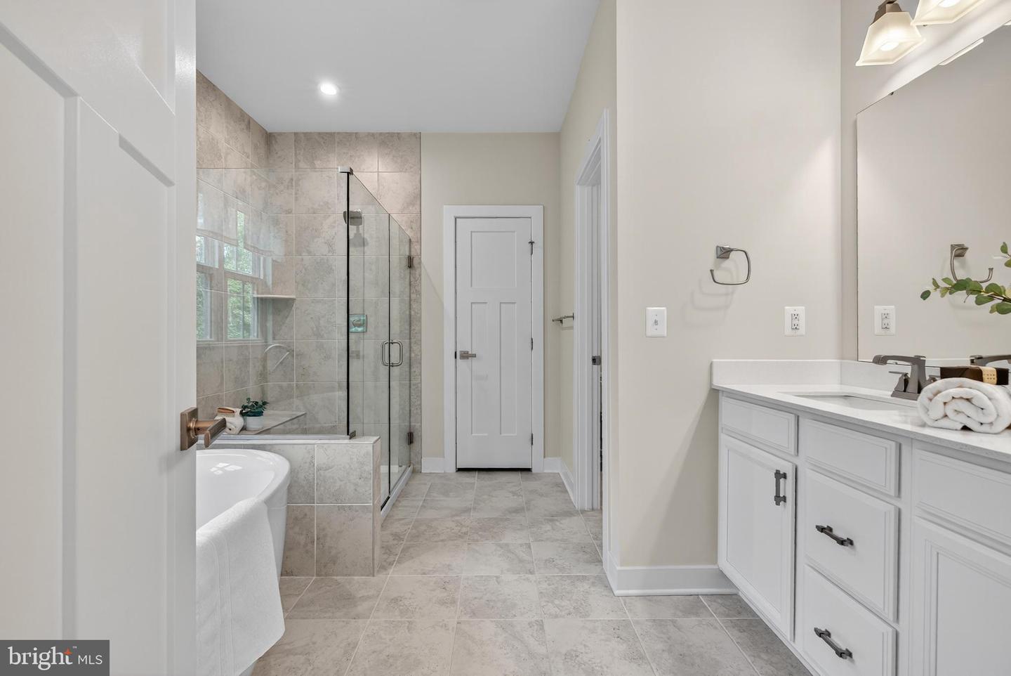 23880 WELCH RIDGE PL, ALDIE, Virginia 20105, 4 Bedrooms Bedrooms, ,4 BathroomsBathrooms,Residential,For sale,23880 WELCH RIDGE PL,VALO2105972 MLS # VALO2105972