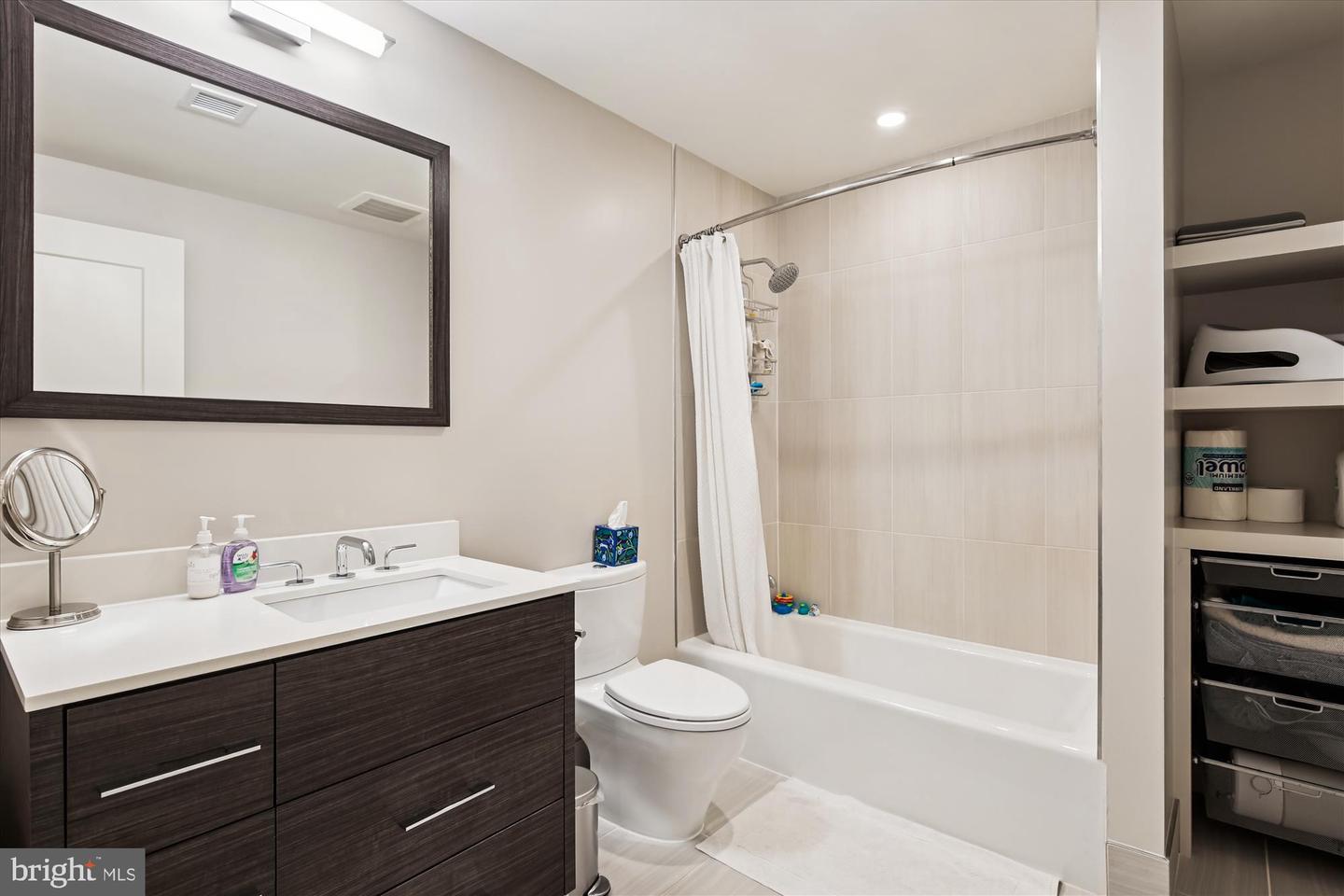 1701 16TH ST N #335-C, ARLINGTON, Virginia 22209, 2 Bedrooms Bedrooms, ,2 BathroomsBathrooms,Residential,For sale,1701 16TH ST N #335-C,VAAR2063086 MLS # VAAR2063086