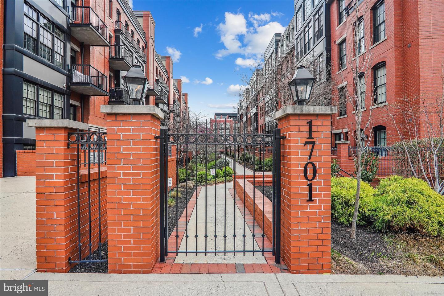 1701 16TH ST N #335-C, ARLINGTON, Virginia 22209, 2 Bedrooms Bedrooms, ,2 BathroomsBathrooms,Residential,For sale,1701 16TH ST N #335-C,VAAR2063086 MLS # VAAR2063086
