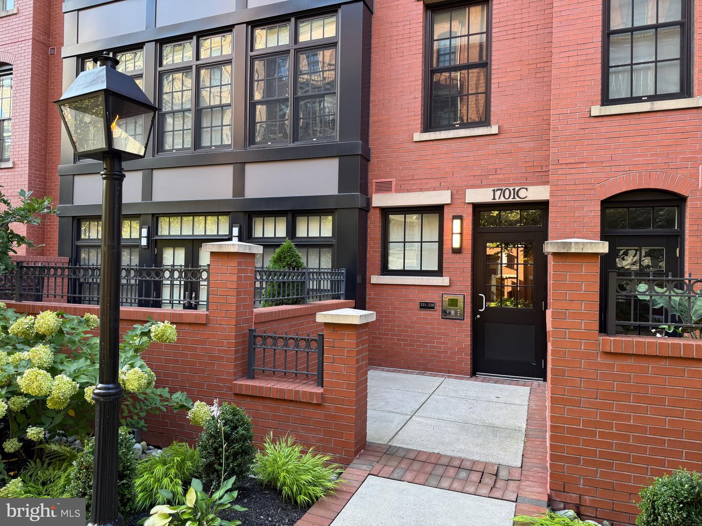1701 16TH ST N #335-C, ARLINGTON, Virginia 22209, 2 Bedrooms Bedrooms, ,2 BathroomsBathrooms,Residential,For sale,1701 16TH ST N #335-C,VAAR2063086 MLS # VAAR2063086