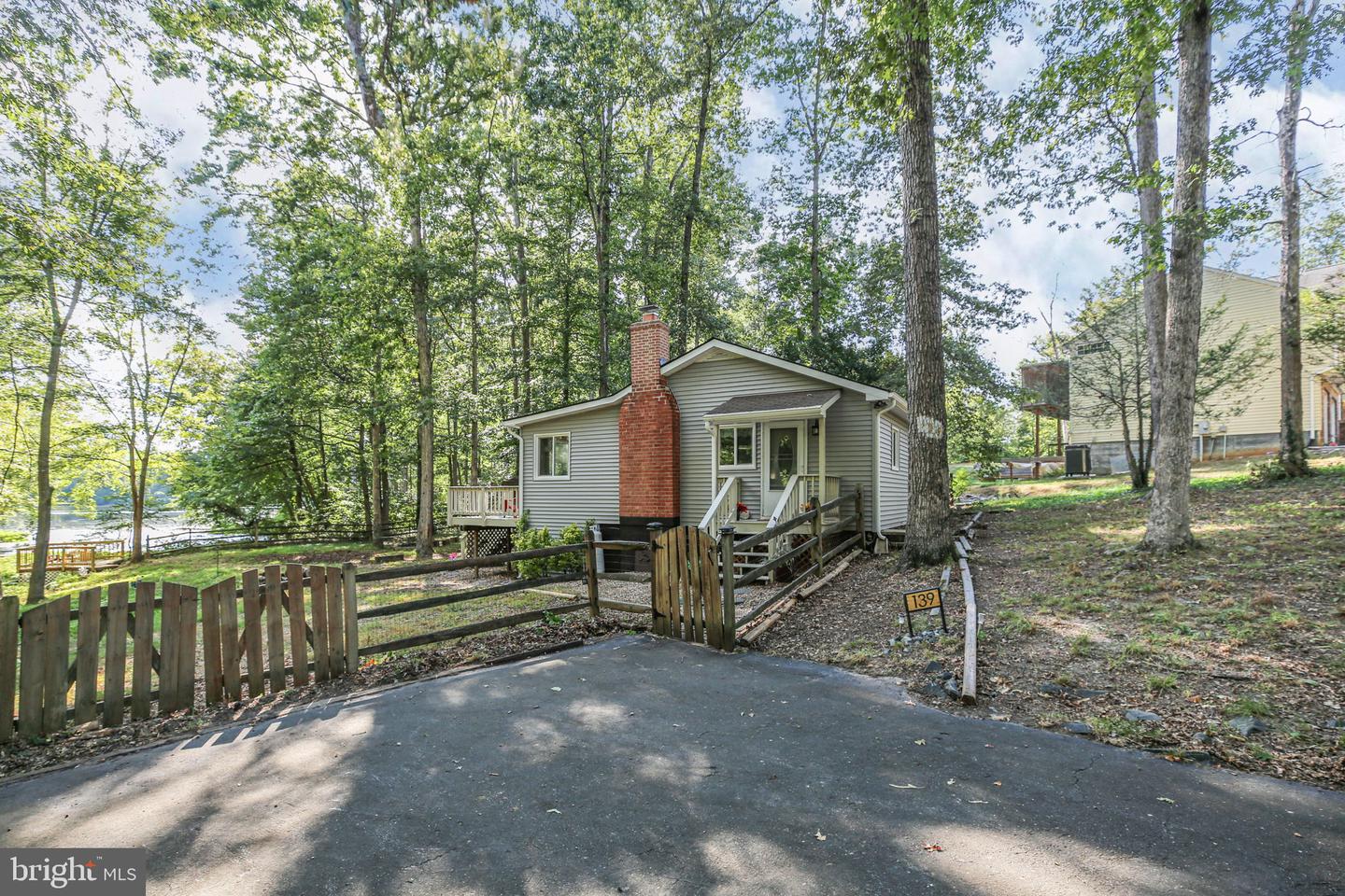 139 WOODLAND DR, STAFFORD, Virginia 22556, 2 Bedrooms Bedrooms, ,1 BathroomBathrooms,Residential,For sale,139 WOODLAND DR,VAST2042388 MLS # VAST2042388