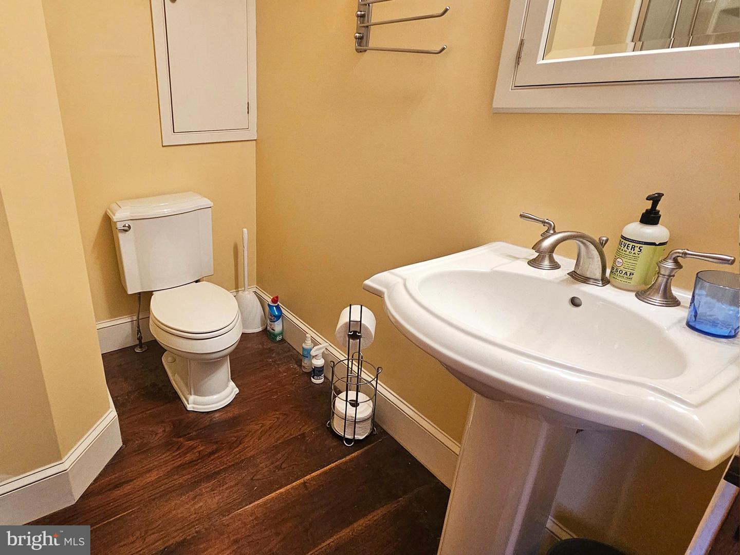 20 BLUE RIDGE AVE, FRONT ROYAL, Virginia 22630, 3 Bedrooms Bedrooms, ,2 BathroomsBathrooms,Residential,For sale,20 BLUE RIDGE AVE,VAWR2012212 MLS # VAWR2012212