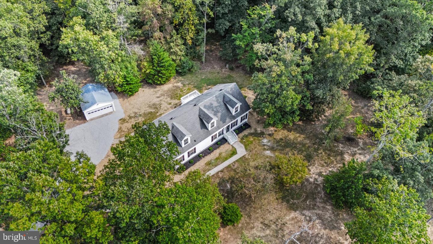 17515 LAKEMONT DR, CULPEPER, Virginia 22701, 4 Bedrooms Bedrooms, 10 Rooms Rooms,2 BathroomsBathrooms,Residential,For sale,17515 LAKEMONT DR,VACU2011518 MLS # VACU2011518