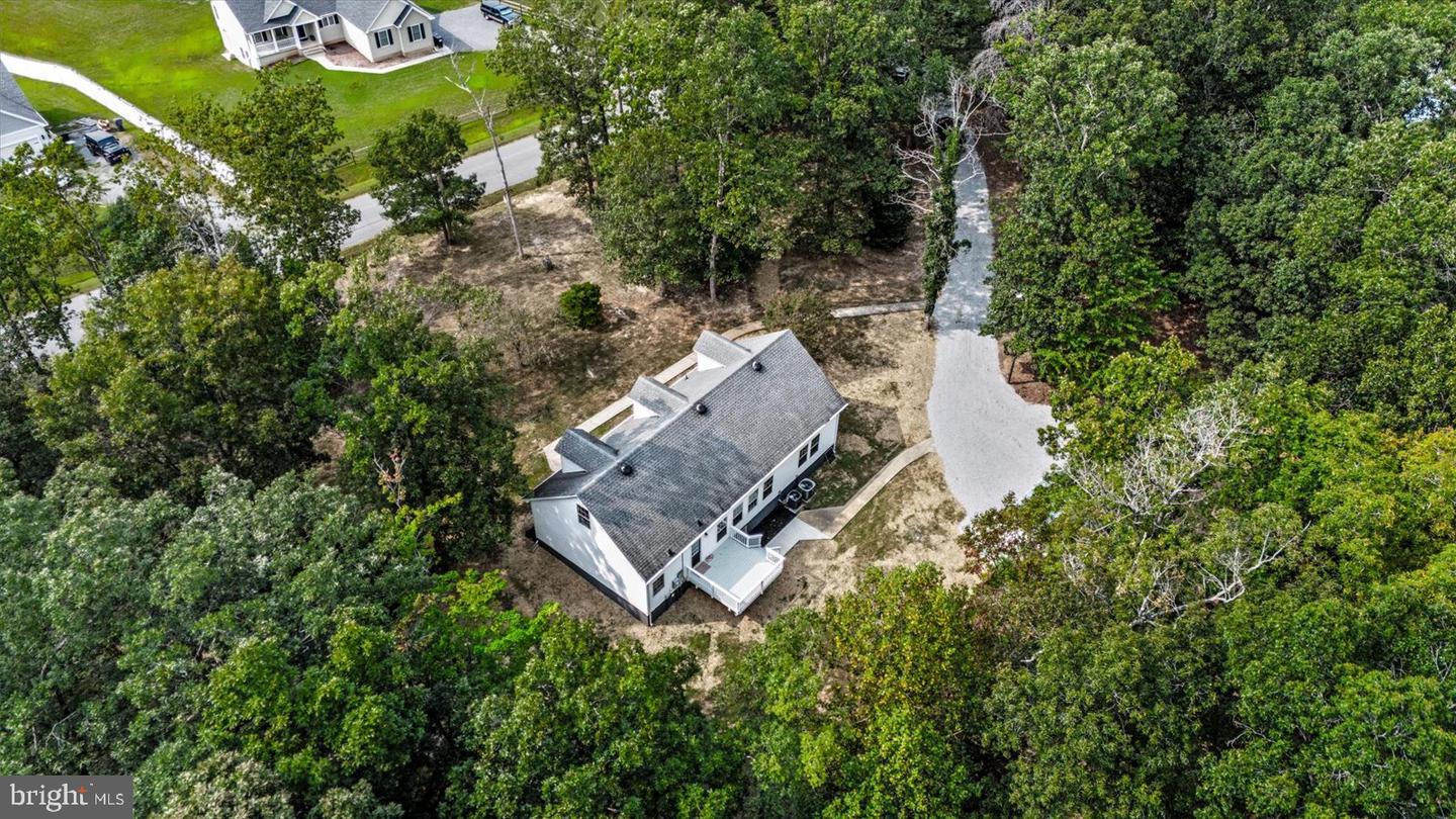 17515 LAKEMONT DR, CULPEPER, Virginia 22701, 4 Bedrooms Bedrooms, 10 Rooms Rooms,2 BathroomsBathrooms,Residential,For sale,17515 LAKEMONT DR,VACU2011518 MLS # VACU2011518