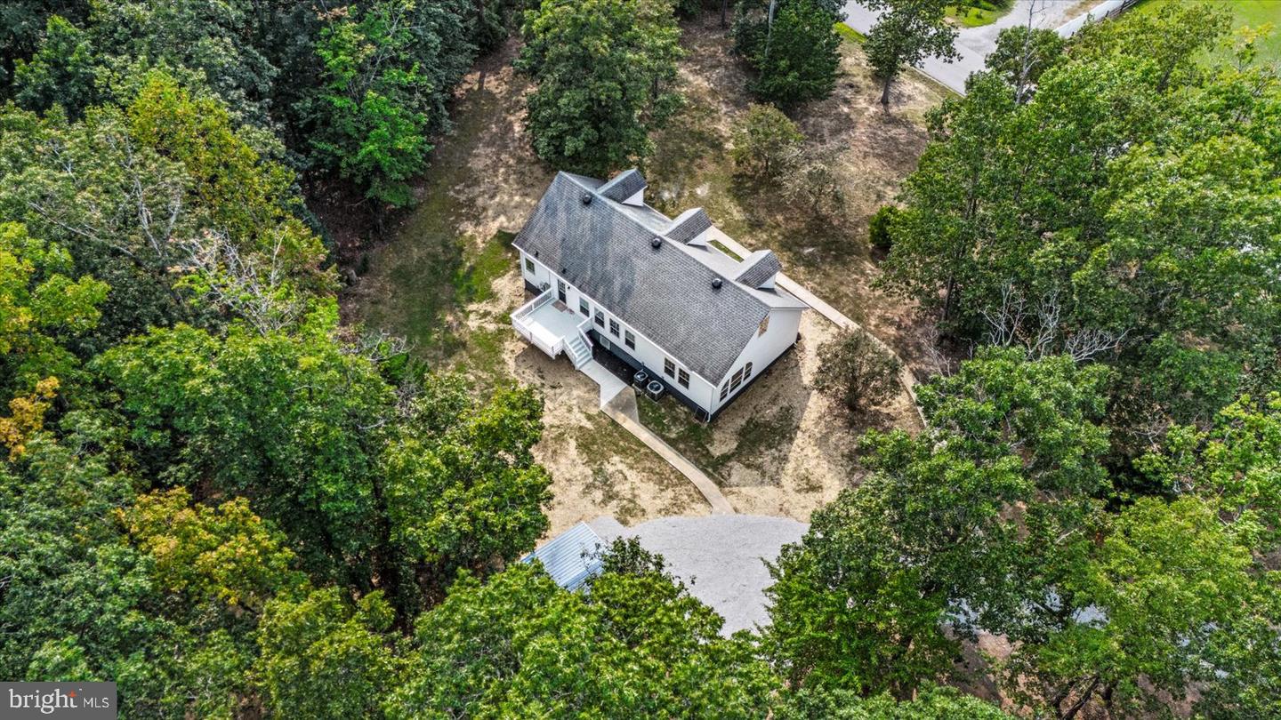 17515 LAKEMONT DR, CULPEPER, Virginia 22701, 4 Bedrooms Bedrooms, 10 Rooms Rooms,2 BathroomsBathrooms,Residential,For sale,17515 LAKEMONT DR,VACU2011518 MLS # VACU2011518