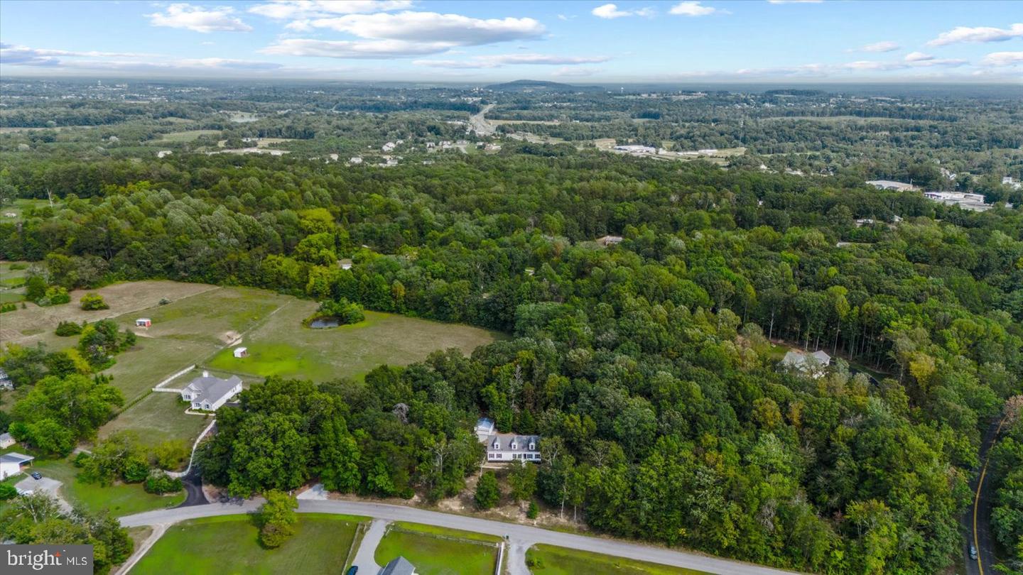 17515 LAKEMONT DR, CULPEPER, Virginia 22701, 4 Bedrooms Bedrooms, 10 Rooms Rooms,2 BathroomsBathrooms,Residential,For sale,17515 LAKEMONT DR,VACU2011518 MLS # VACU2011518