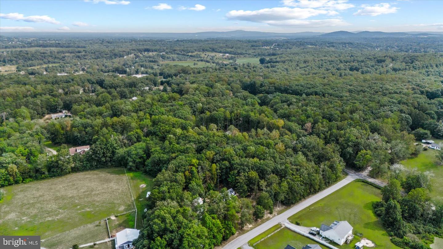 17515 LAKEMONT DR, CULPEPER, Virginia 22701, 4 Bedrooms Bedrooms, 10 Rooms Rooms,2 BathroomsBathrooms,Residential,For sale,17515 LAKEMONT DR,VACU2011518 MLS # VACU2011518