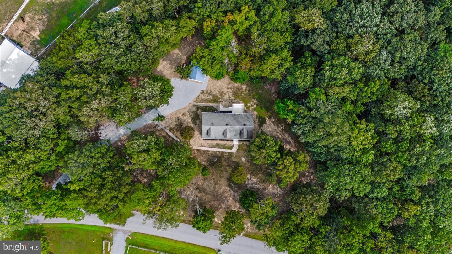 17515 LAKEMONT DR, CULPEPER, Virginia 22701, 4 Bedrooms Bedrooms, 10 Rooms Rooms,2 BathroomsBathrooms,Residential,For sale,17515 LAKEMONT DR,VACU2011518 MLS # VACU2011518