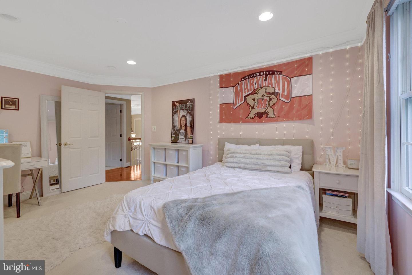 1011 PRESERVE CT, GREAT FALLS, Virginia 22066, 5 Bedrooms Bedrooms, ,5 BathroomsBathrooms,Residential,For sale,1011 PRESERVE CT,VAFX2265766 MLS # VAFX2265766