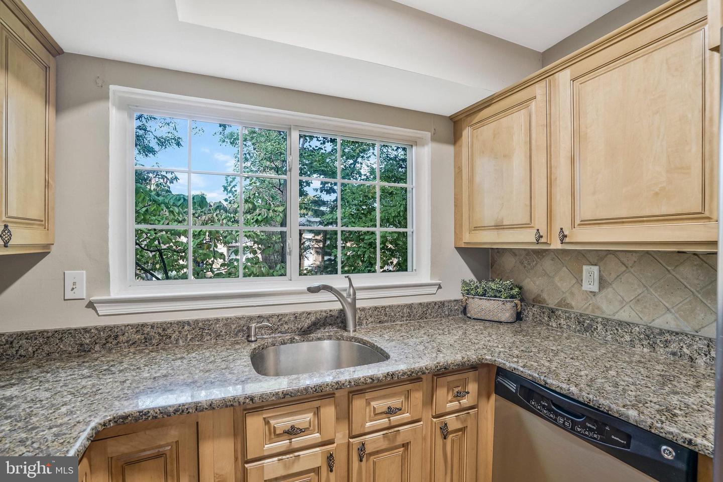 7756 NEW PROVIDENCE DR #16, FALLS CHURCH, Virginia 22042, 2 Bedrooms Bedrooms, ,1 BathroomBathrooms,Residential,For sale,7756 NEW PROVIDENCE DR #16,VAFX2255452 MLS # VAFX2255452
