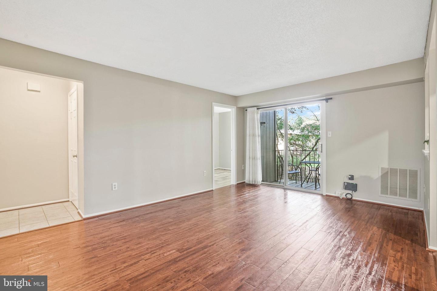 7756 NEW PROVIDENCE DR #16, FALLS CHURCH, Virginia 22042, 2 Bedrooms Bedrooms, ,1 BathroomBathrooms,Residential,For sale,7756 NEW PROVIDENCE DR #16,VAFX2255452 MLS # VAFX2255452