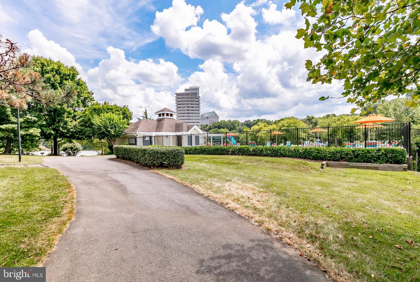 7756 NEW PROVIDENCE DR #16, FALLS CHURCH, Virginia 22042, 2 Bedrooms Bedrooms, ,1 BathroomBathrooms,Residential,For sale,7756 NEW PROVIDENCE DR #16,VAFX2255452 MLS # VAFX2255452