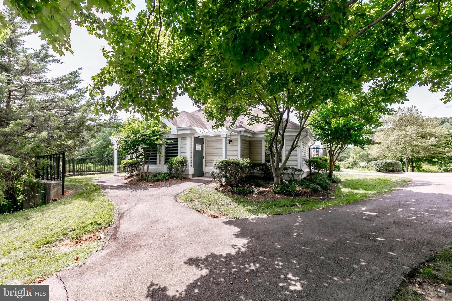 7756 NEW PROVIDENCE DR #16, FALLS CHURCH, Virginia 22042, 2 Bedrooms Bedrooms, ,1 BathroomBathrooms,Residential,For sale,7756 NEW PROVIDENCE DR #16,VAFX2255452 MLS # VAFX2255452