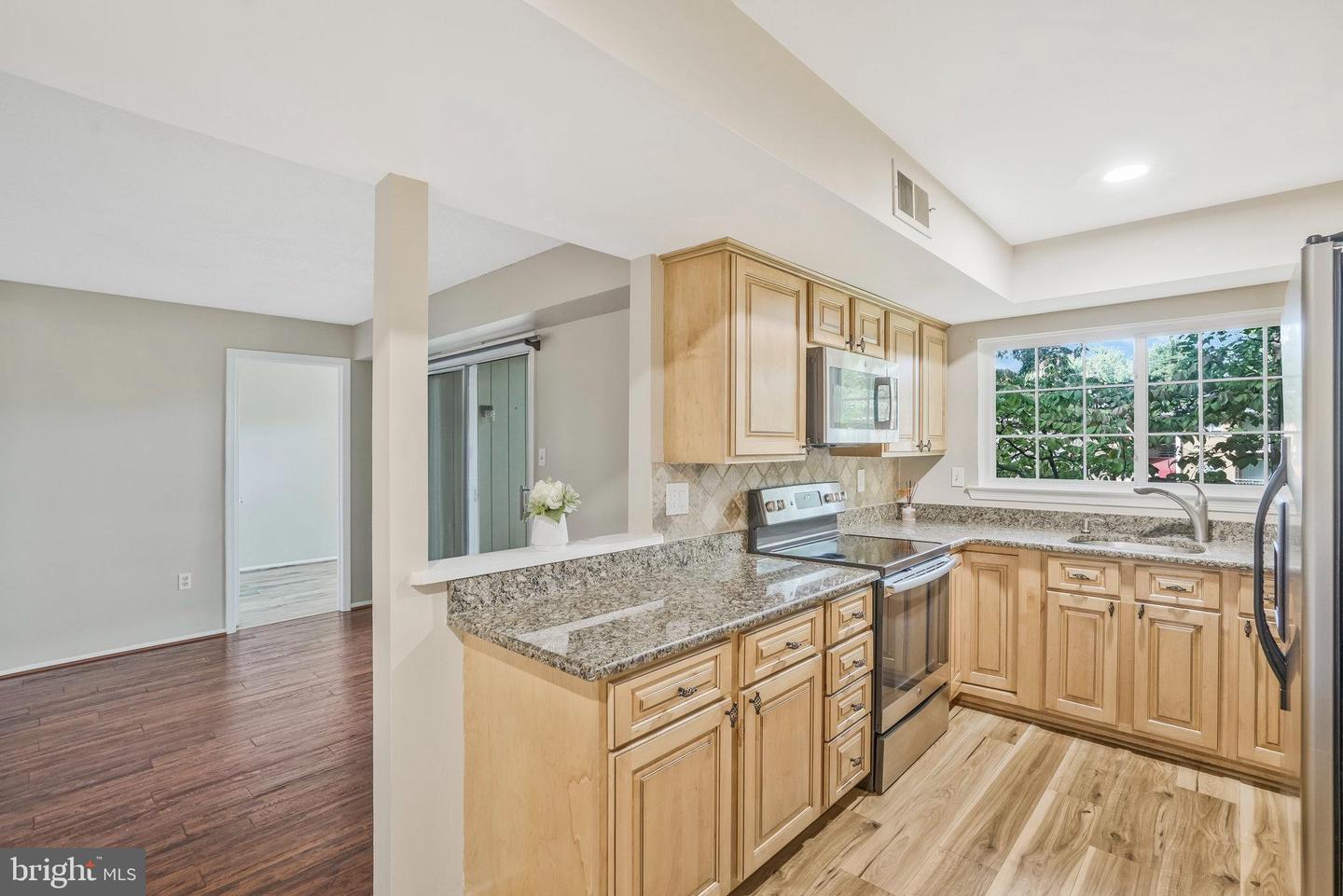 7756 NEW PROVIDENCE DR #16, FALLS CHURCH, Virginia 22042, 2 Bedrooms Bedrooms, ,1 BathroomBathrooms,Residential,For sale,7756 NEW PROVIDENCE DR #16,VAFX2255452 MLS # VAFX2255452