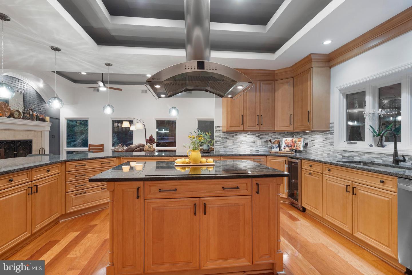 10916 THIMBLEBERRY LN, GREAT FALLS, Virginia 22066, 5 Bedrooms Bedrooms, ,4 BathroomsBathrooms,Residential,For sale,10916 THIMBLEBERRY LN,VAFX2261854 MLS # VAFX2261854