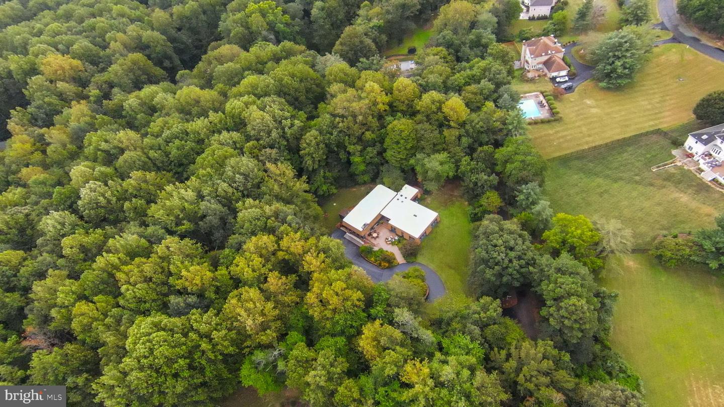 10916 THIMBLEBERRY LN, GREAT FALLS, Virginia 22066, 5 Bedrooms Bedrooms, ,4 BathroomsBathrooms,Residential,For sale,10916 THIMBLEBERRY LN,VAFX2261854 MLS # VAFX2261854