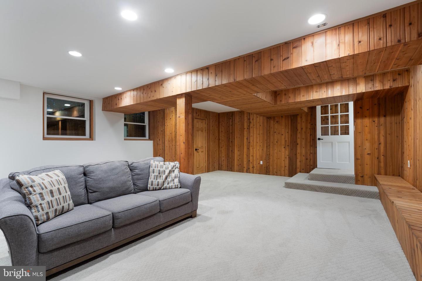 10916 THIMBLEBERRY LN, GREAT FALLS, Virginia 22066, 5 Bedrooms Bedrooms, ,4 BathroomsBathrooms,Residential,For sale,10916 THIMBLEBERRY LN,VAFX2261854 MLS # VAFX2261854