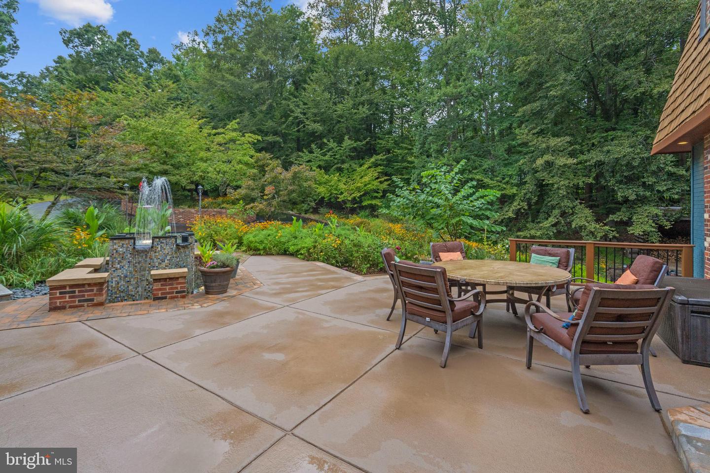 10916 THIMBLEBERRY LN, GREAT FALLS, Virginia 22066, 5 Bedrooms Bedrooms, ,4 BathroomsBathrooms,Residential,For sale,10916 THIMBLEBERRY LN,VAFX2261854 MLS # VAFX2261854