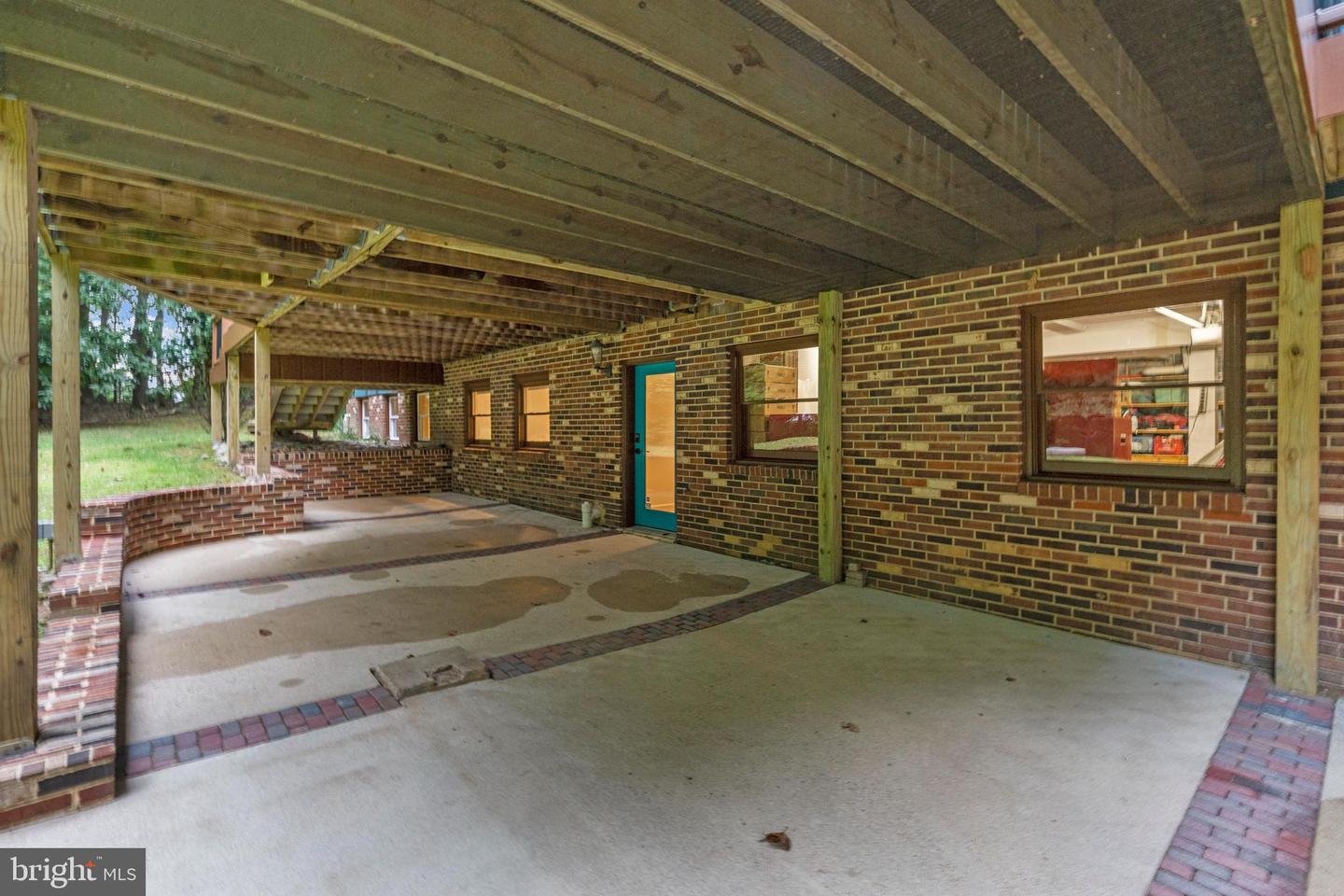 10916 THIMBLEBERRY LN, GREAT FALLS, Virginia 22066, 5 Bedrooms Bedrooms, ,4 BathroomsBathrooms,Residential,For sale,10916 THIMBLEBERRY LN,VAFX2261854 MLS # VAFX2261854