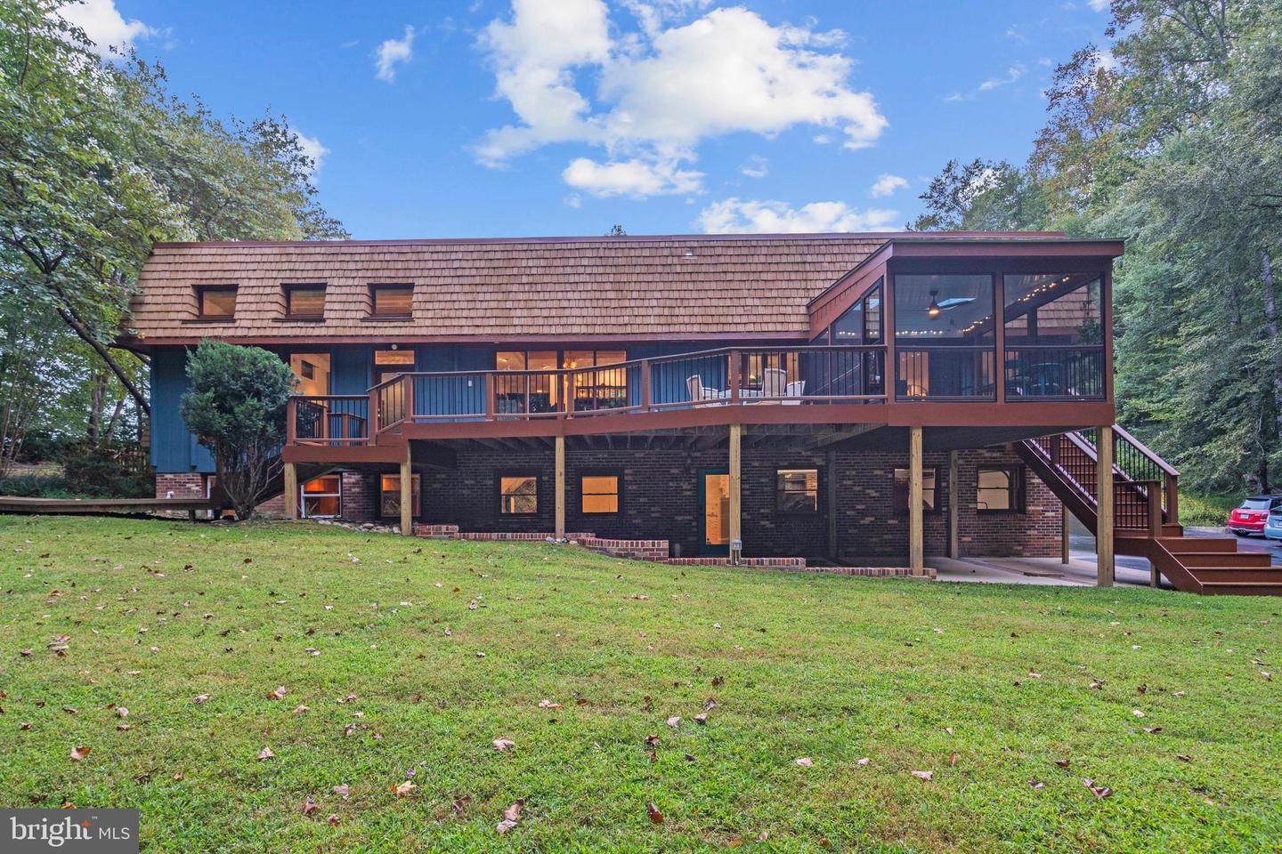 10916 THIMBLEBERRY LN, GREAT FALLS, Virginia 22066, 5 Bedrooms Bedrooms, ,4 BathroomsBathrooms,Residential,For sale,10916 THIMBLEBERRY LN,VAFX2261854 MLS # VAFX2261854