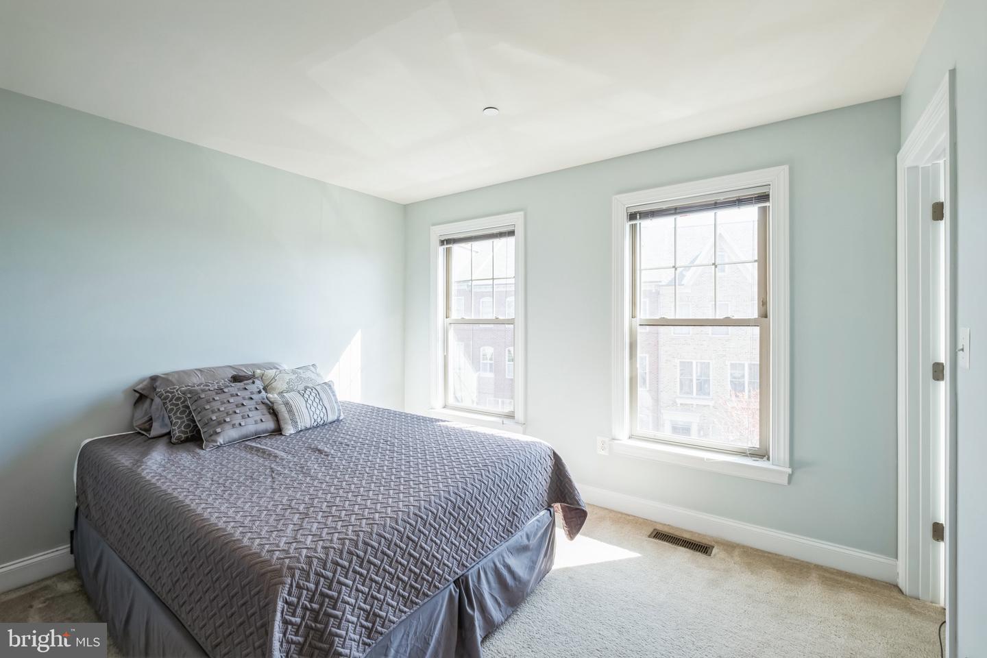 165 CONCORD PL NE, WASHINGTON, District Of Columbia 20011, 3 Bedrooms Bedrooms, 15 Rooms Rooms,3 BathroomsBathrooms,Residential,For sale,165 CONCORD PL NE,DCDC2221358 MLS # DCDC2221358