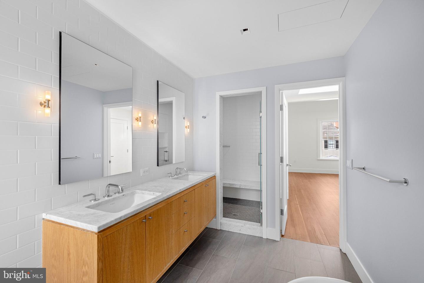 2912 DUMBARTON ST NW, WASHINGTON, District Of Columbia 20007, 3 Bedrooms Bedrooms, ,3 BathroomsBathrooms,Residential,For sale,2912 DUMBARTON ST NW,DCDC2221362 MLS # DCDC2221362