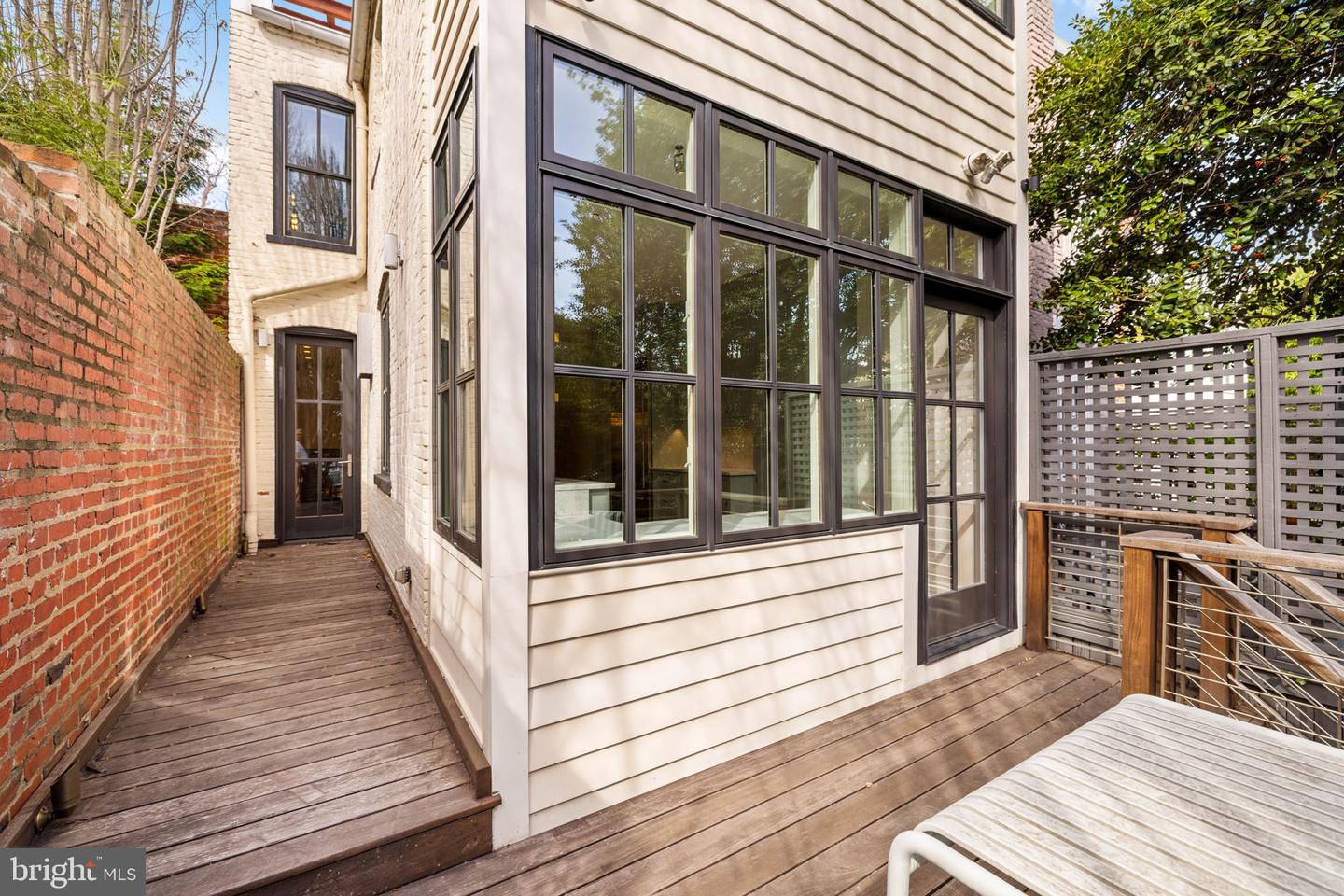 2912 DUMBARTON ST NW, WASHINGTON, District Of Columbia 20007, 3 Bedrooms Bedrooms, ,3 BathroomsBathrooms,Residential,For sale,2912 DUMBARTON ST NW,DCDC2221362 MLS # DCDC2221362