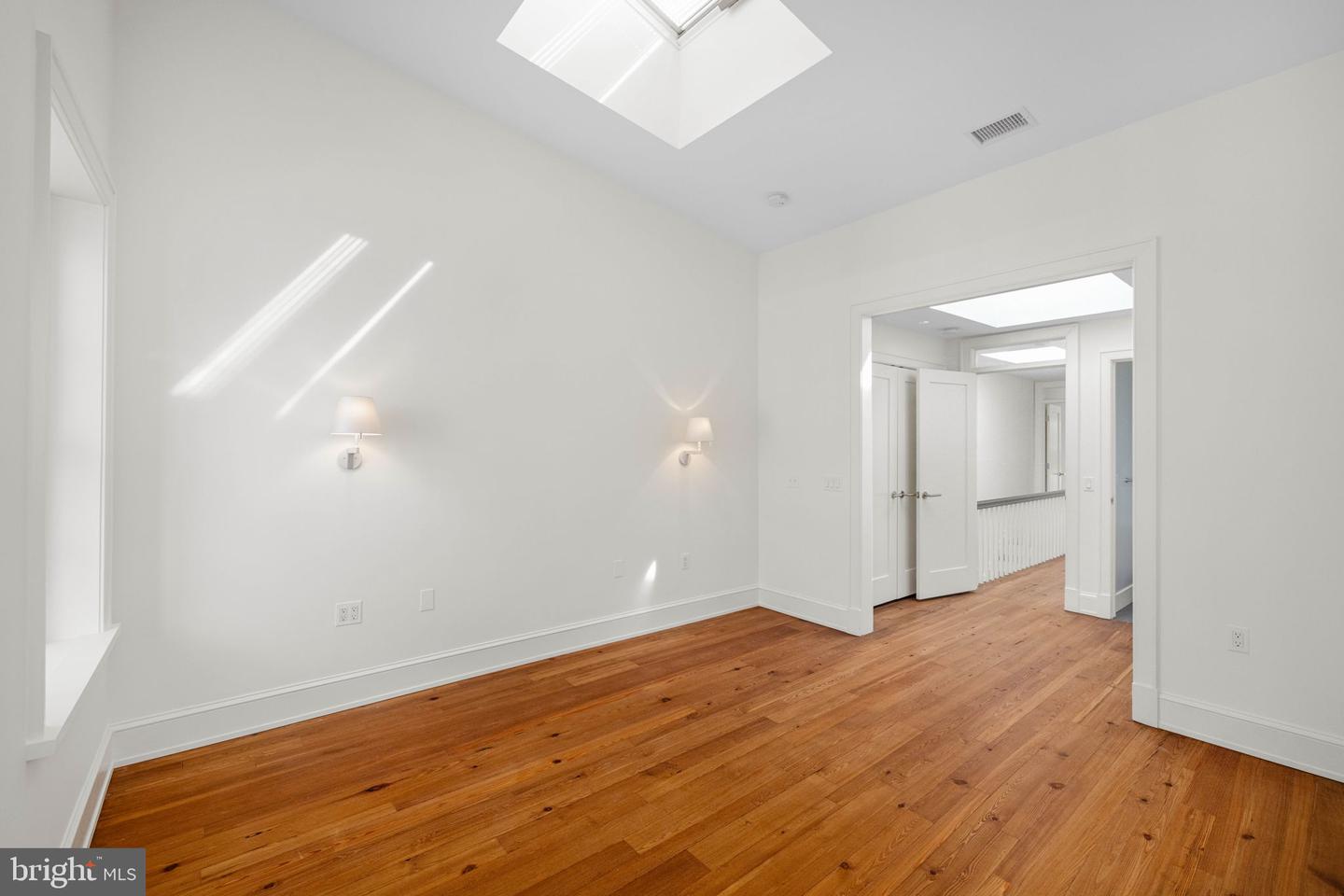 2912 DUMBARTON ST NW, WASHINGTON, District Of Columbia 20007, 3 Bedrooms Bedrooms, ,3 BathroomsBathrooms,Residential,For sale,2912 DUMBARTON ST NW,DCDC2221362 MLS # DCDC2221362