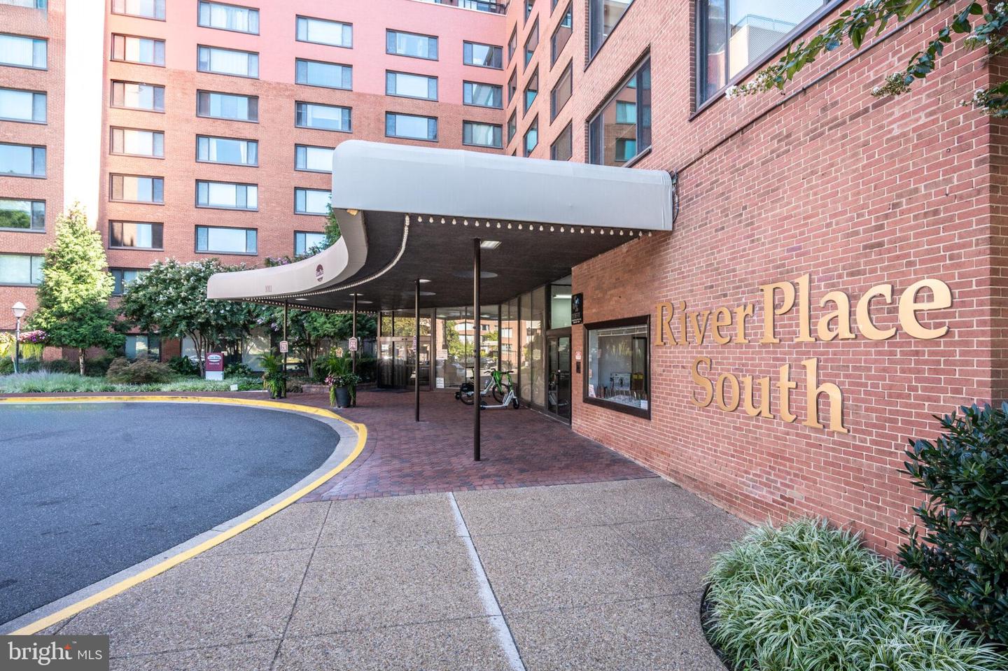 1011 ARLINGTON BLVD #1112, ARLINGTON, Virginia 22209, 1 Bedroom Bedrooms, ,1 BathroomBathrooms,Residential,For sale,1011 ARLINGTON BLVD #1112,VAAR2063394 MLS # VAAR2063394