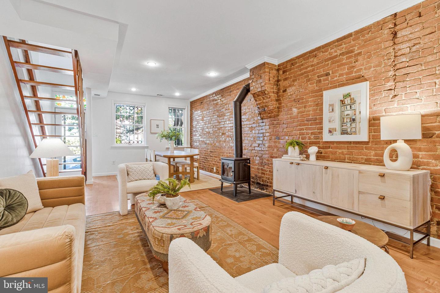 1221 DUNCAN PL NE, WASHINGTON, District Of Columbia 20002, 3 Bedrooms Bedrooms, 6 Rooms Rooms,2 BathroomsBathrooms,Residential,For sale,1221 DUNCAN PL NE,DCDC2204094 MLS # DCDC2204094