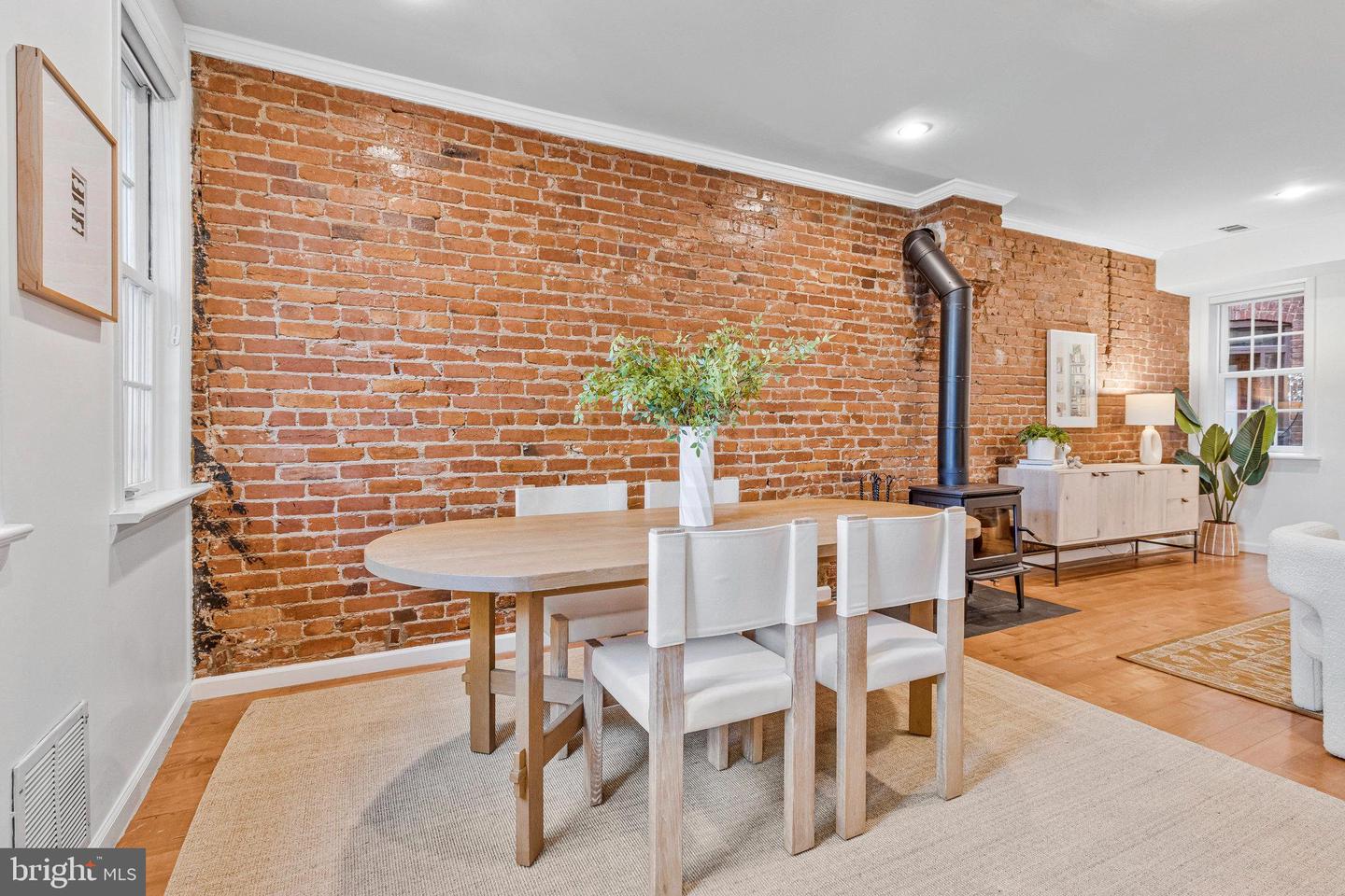 1221 DUNCAN PL NE, WASHINGTON, District Of Columbia 20002, 3 Bedrooms Bedrooms, 6 Rooms Rooms,2 BathroomsBathrooms,Residential,For sale,1221 DUNCAN PL NE,DCDC2204094 MLS # DCDC2204094