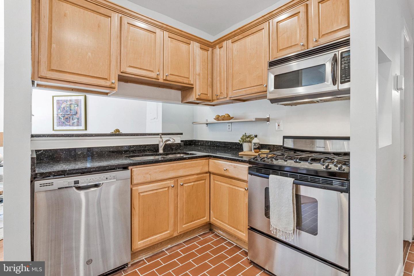 1221 DUNCAN PL NE, WASHINGTON, District Of Columbia 20002, 3 Bedrooms Bedrooms, 6 Rooms Rooms,2 BathroomsBathrooms,Residential,For sale,1221 DUNCAN PL NE,DCDC2204094 MLS # DCDC2204094