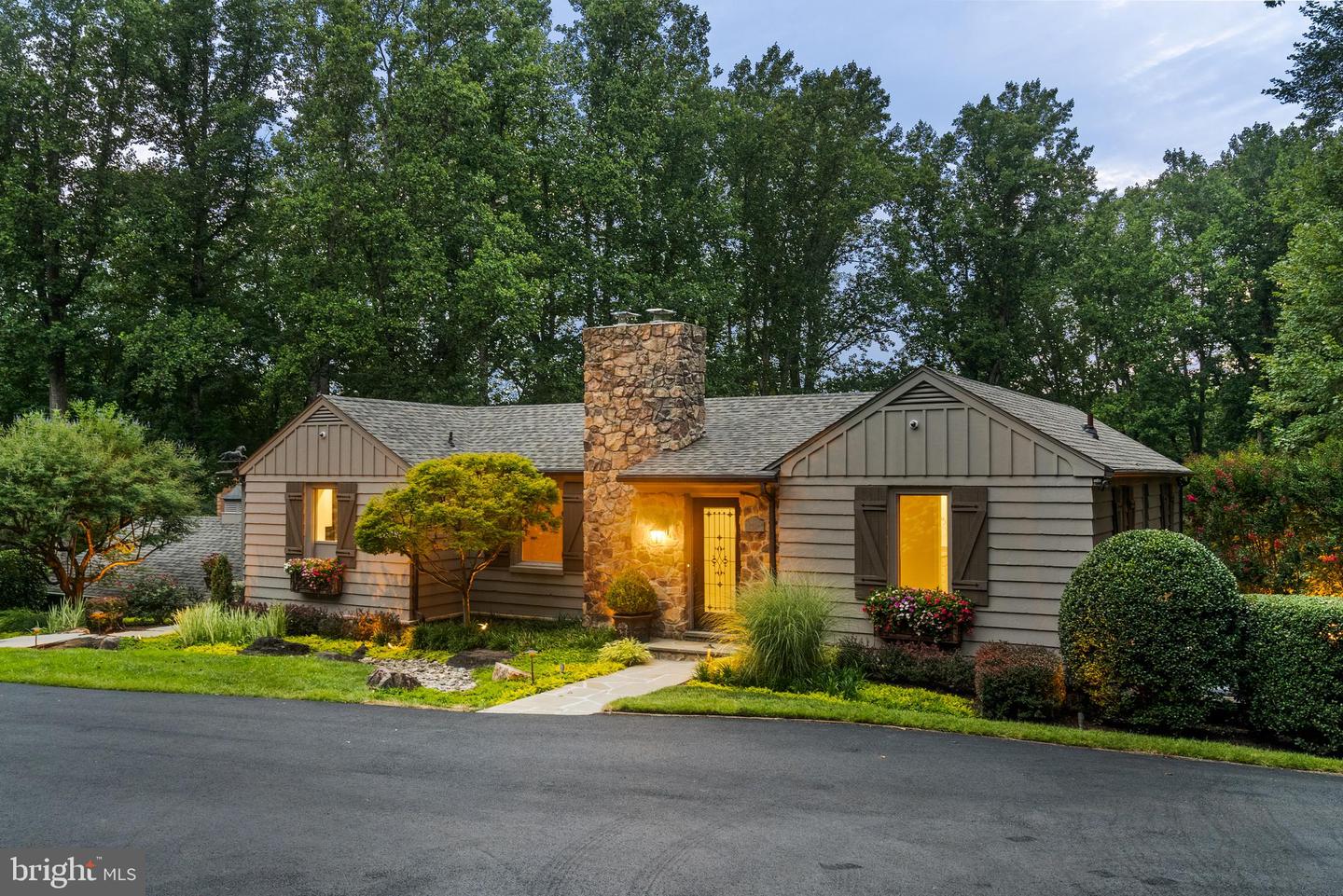 9112/9120 MINE RUN DR, GREAT FALLS, Virginia 22066, 6 Bedrooms Bedrooms, ,7 BathroomsBathrooms,Residential,For sale,9112/9120 MINE RUN DR,VAFX2260256 MLS # VAFX2260256
