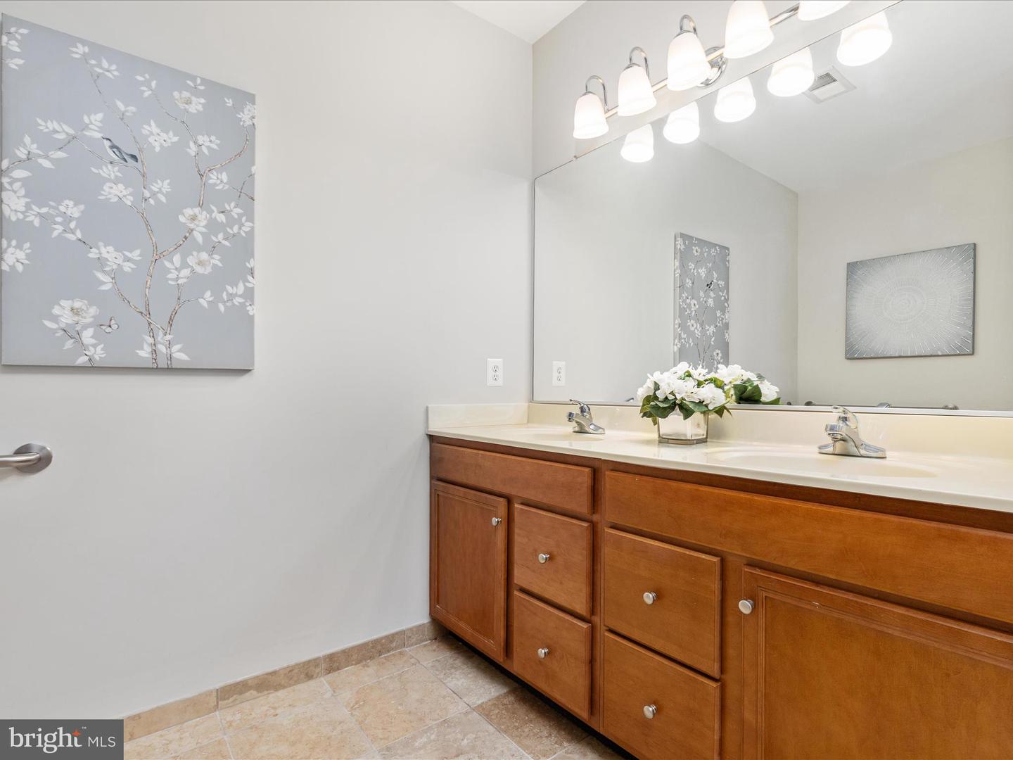 15221 ROYAL CREST DR #207, HAYMARKET, Virginia 20169, 2 Bedrooms Bedrooms, ,2 BathroomsBathrooms,Residential,For sale,15221 ROYAL CREST DR #207,VAPW2102816 MLS # VAPW2102816