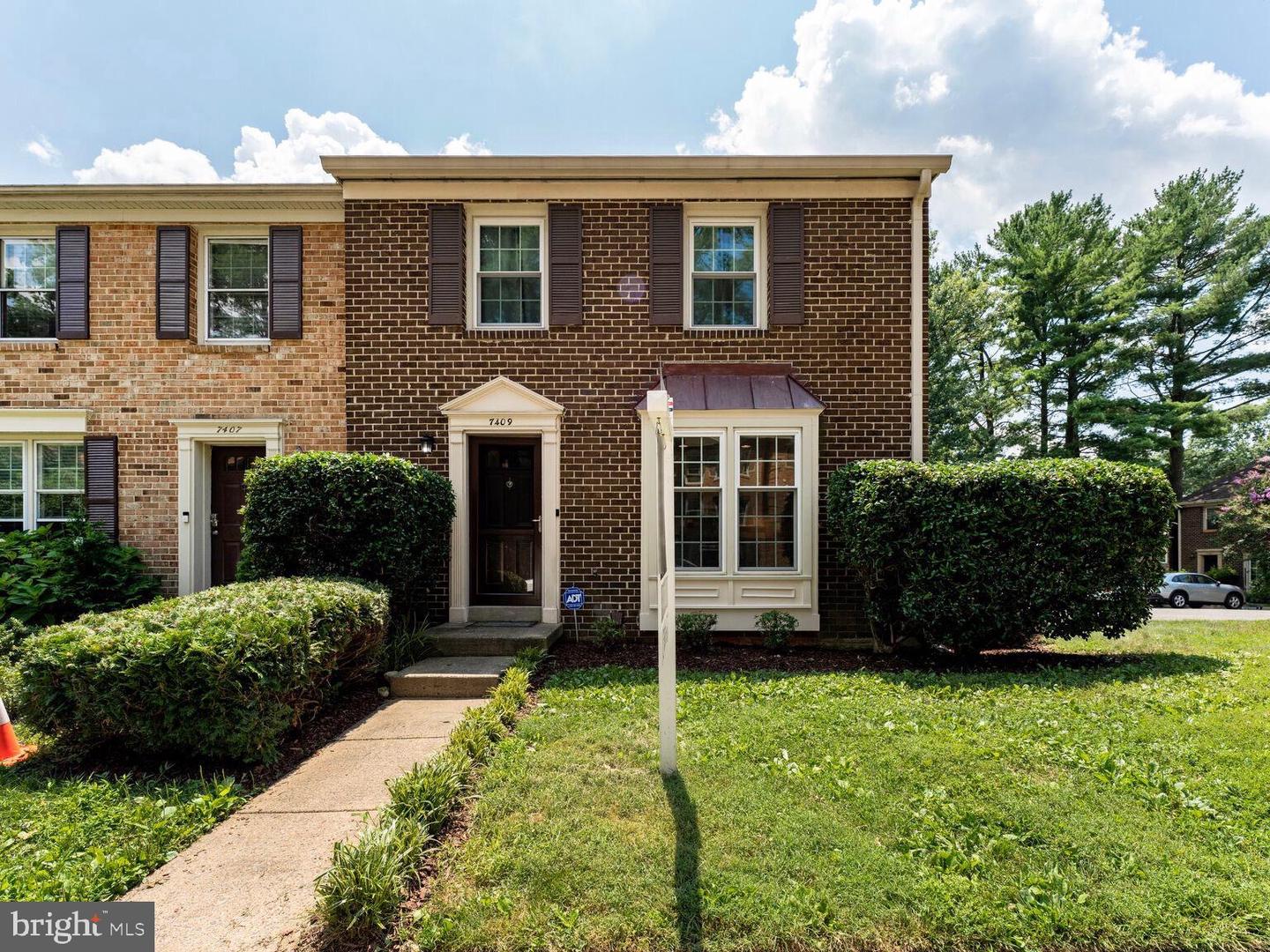 7409 ADAMS PARK CT, ANNANDALE, Virginia 22003, 4 Bedrooms Bedrooms, ,3 BathroomsBathrooms,Residential,For sale,7409 ADAMS PARK CT,VAFX2266030 MLS # VAFX2266030