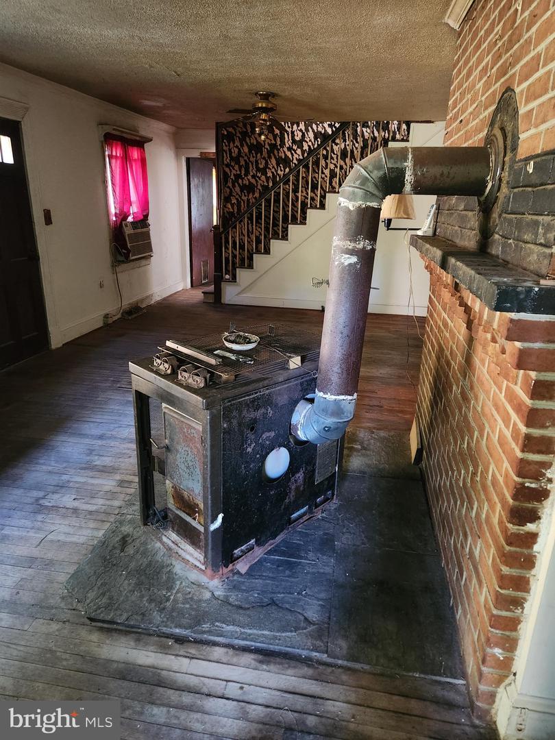 2138 BACK CREEK RD, GORE, Virginia 22637, 3 Bedrooms Bedrooms, ,1 BathroomBathrooms,Residential,For sale,2138 BACK CREEK RD,VAFV2036722 MLS # VAFV2036722