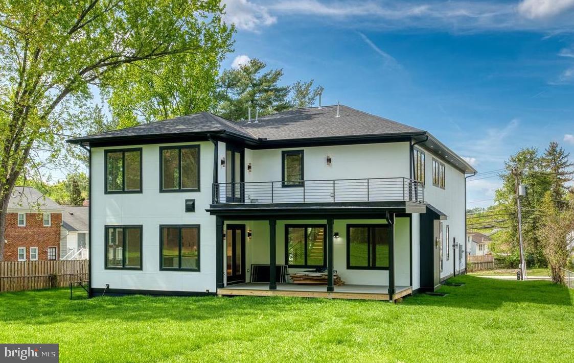 103 SAINT ANDREWS DR NE, VIENNA, Virginia 22180, 7 Bedrooms Bedrooms, ,7 BathroomsBathrooms,Residential,For sale,103 SAINT ANDREWS DR NE,VAFX2235624 MLS # VAFX2235624