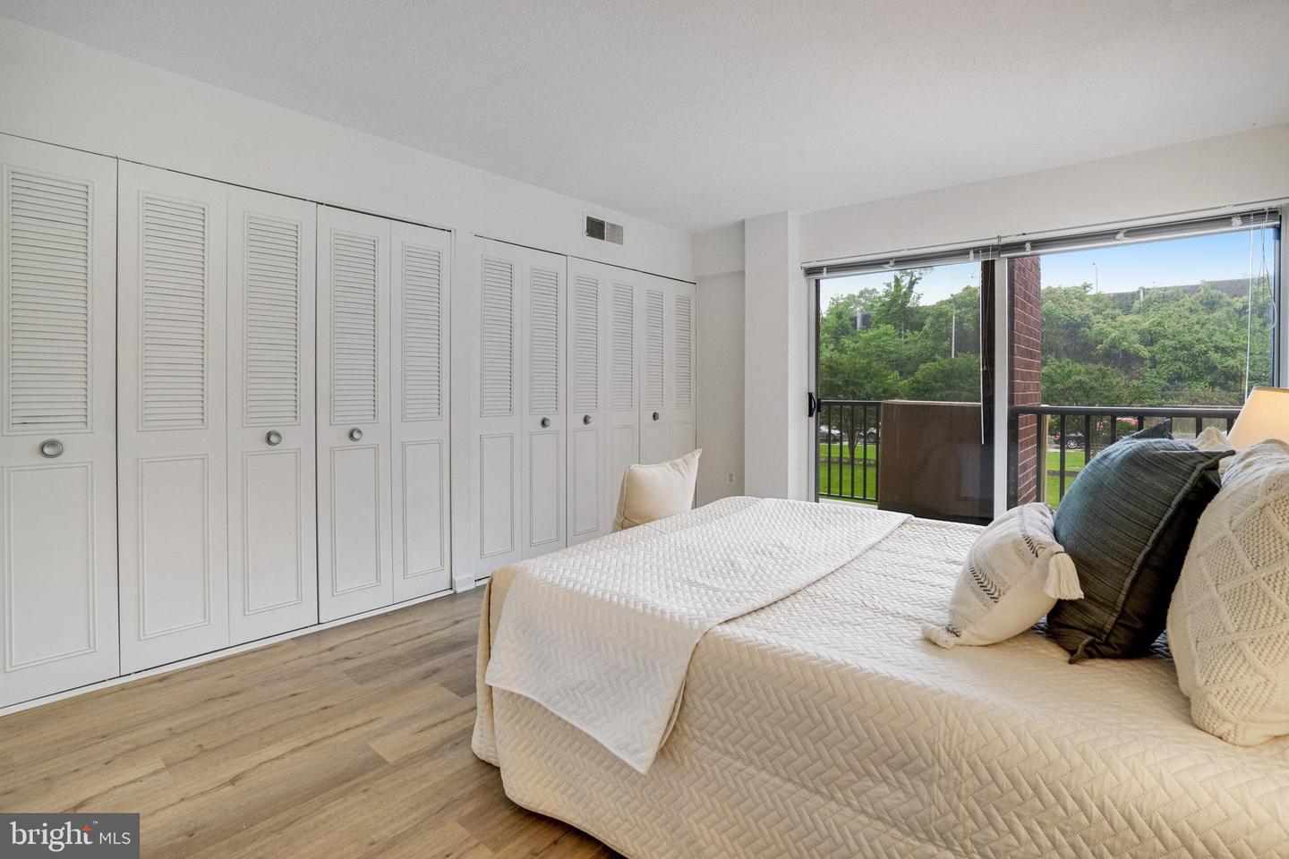 1300 ARMY NAVY DR #124, ARLINGTON, Virginia 22202, 1 Bedroom Bedrooms, ,1 BathroomBathrooms,Residential,For sale,1300 ARMY NAVY DR #124,VAAR2057368 MLS # VAAR2057368 1300 ARMY NAVY DR #124, ARLINGTON, Virginia 22202, 1 Bedroom Bedrooms, ,1 BathroomBathrooms,Residential,For sale,1300 ARMY NAVY DR #124,VAAR2057368 MLS # VAAR2057368