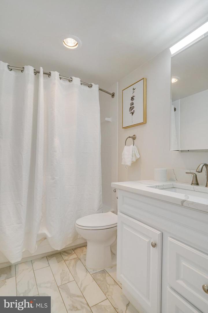 1300 ARMY NAVY DR #124, ARLINGTON, Virginia 22202, 1 Bedroom Bedrooms, ,1 BathroomBathrooms,Residential,For sale,1300 ARMY NAVY DR #124,VAAR2057368 MLS # VAAR2057368 1300 ARMY NAVY DR #124, ARLINGTON, Virginia 22202, 1 Bedroom Bedrooms, ,1 BathroomBathrooms,Residential,For sale,1300 ARMY NAVY DR #124,VAAR2057368 MLS # VAAR2057368