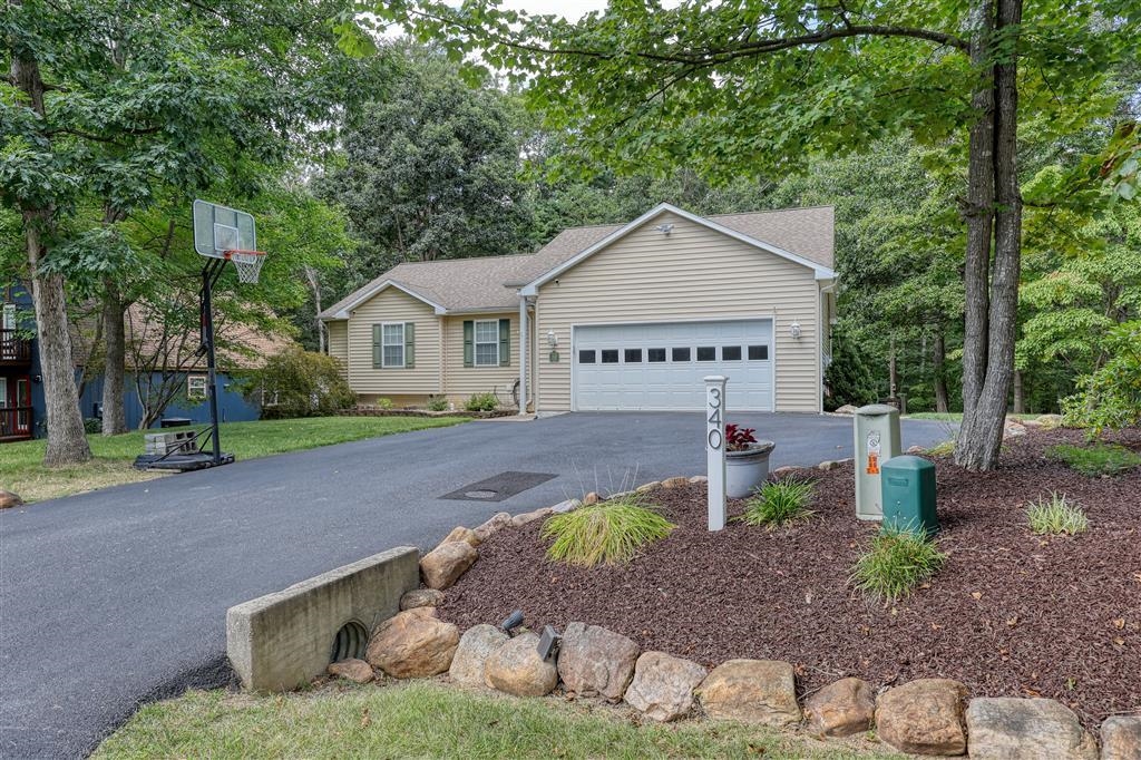 340 ALLEGHANY DR, MCGAHEYSVILLE, Virginia 22840, 4 Bedrooms Bedrooms, ,3 BathroomsBathrooms,Residential,340 ALLEGHANY DR,668797 MLS # 668797